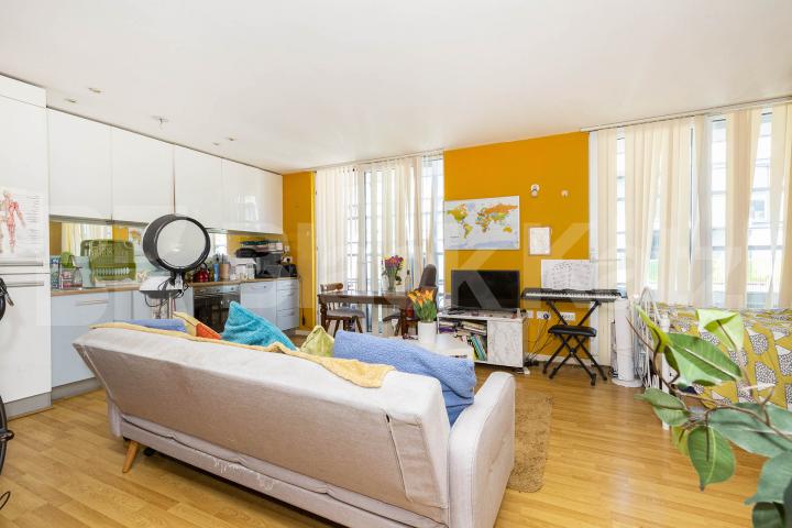 Located within a new development is this large studio with Balcony  New River Village, Crouch End / Hornsey